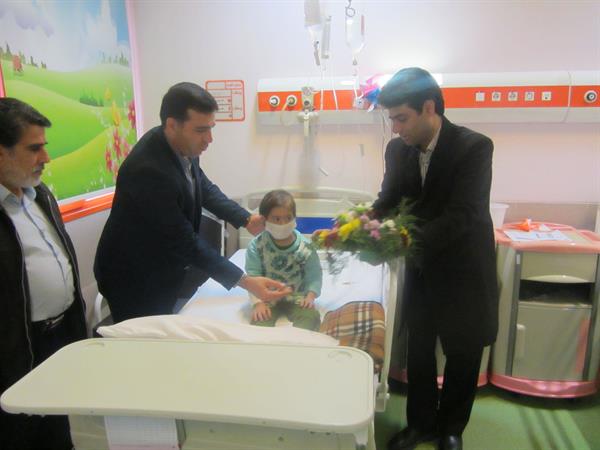بازدید نماینده شهرداری آقای وحید جهانگیری از کودکان بیمار در مرکز