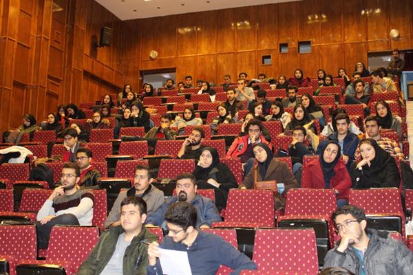 جلسه پرسش و پاسخ دانشجویان با مسئولین دانشکده برگزار شد