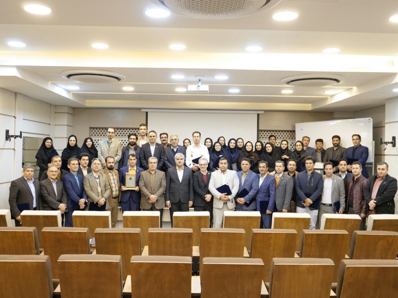 تقدیر از روابط عمومی